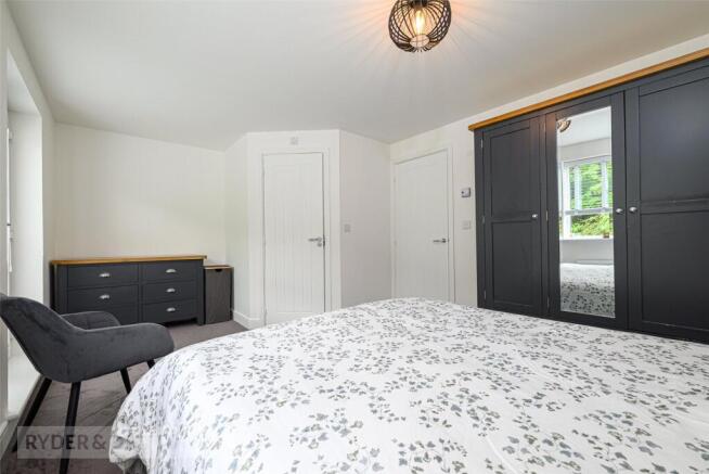 3 bed Semi-Detached for sale Image 11