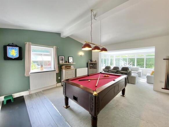 4 bed Semi-Detached for sale Image 8