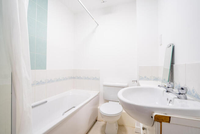 2 bed Apartment for sale Image 9