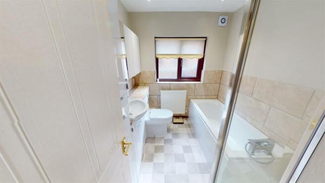 Lakeside Gardens Bathroom