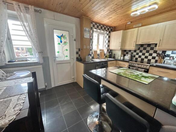 2 bed Detached for sale Image 7