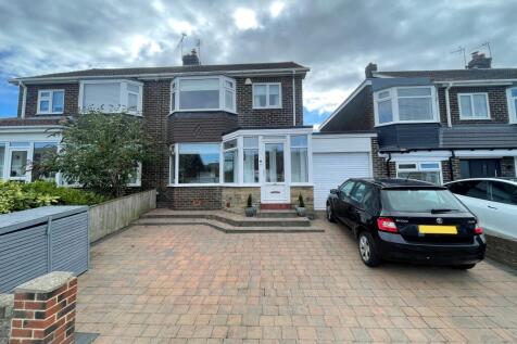 Astley Gardens,
Seaton Sluice, Northumberland,
NE26 4JN