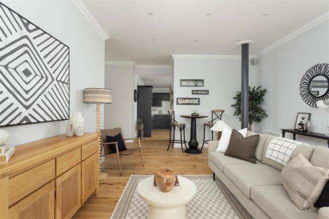 2 bed Penthouse for sale Image 6