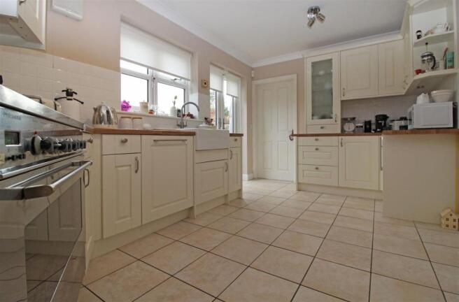 Kitchen..jpg