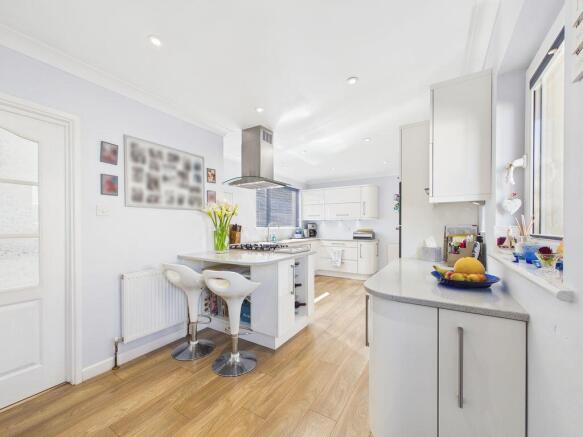 kitchen/breakfast room