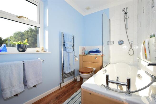 En-Suite Bathroom