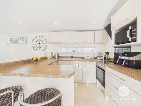 2 bed Park Home for sale Image 11