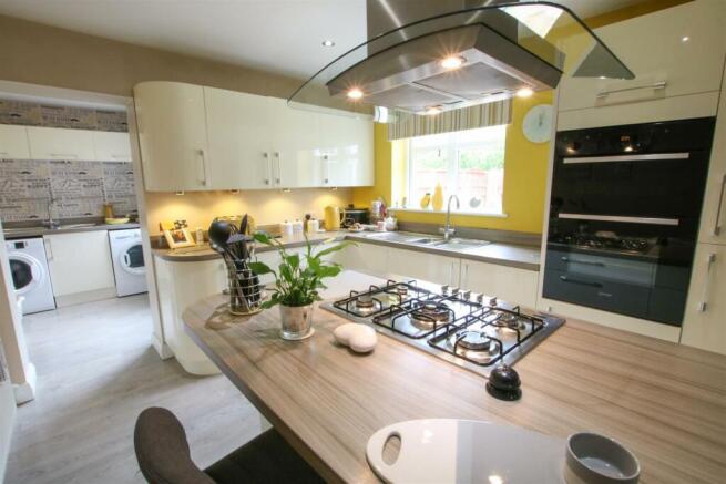 ISLAND KITCHEN