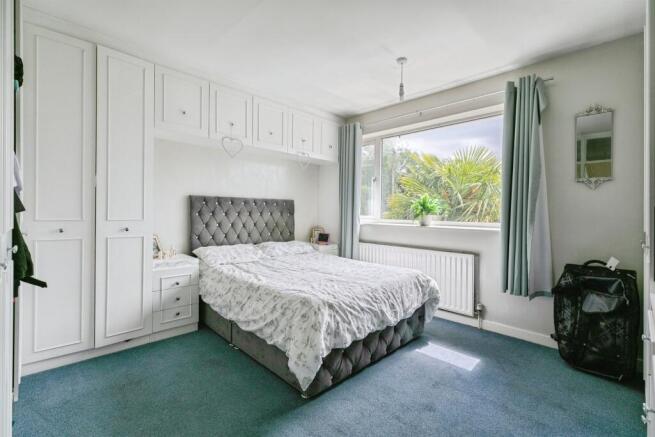 3 bed Semi-Detached for sale Image 8