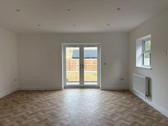 3 bed Detached to rent Image 7