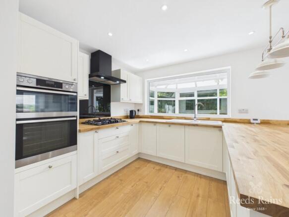 3 bed Bungalow for sale Image 12