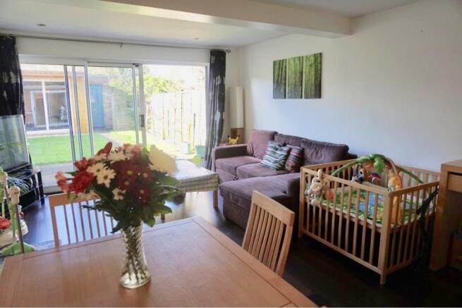 Lounge/Dining Room