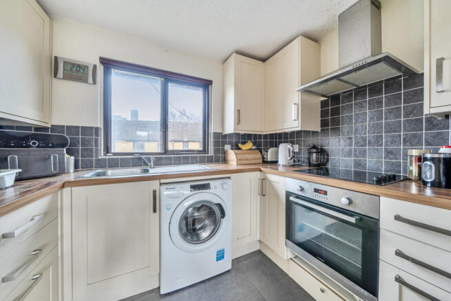 1403614-5-697381a...