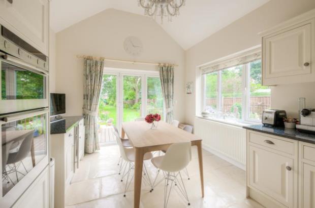 Kitchen/Breakfast Rm