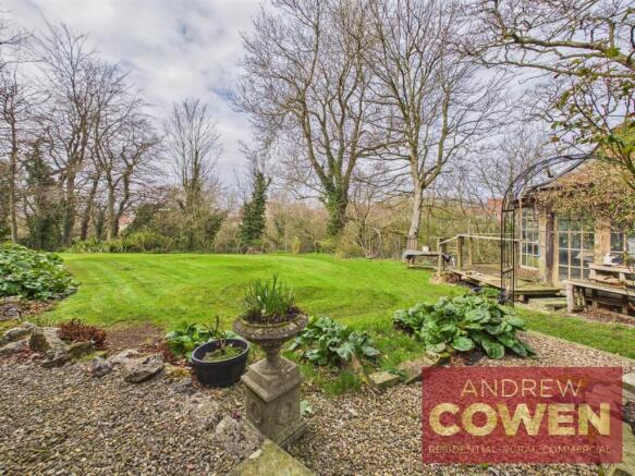 4 bed Detached for sale Image 4