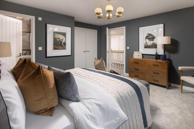5 bed Detached for sale Image 11