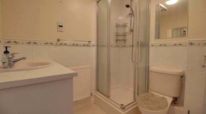 Ensuite to Bed 2