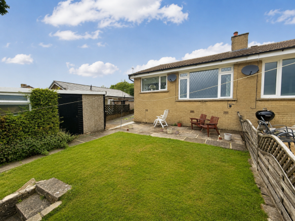 2 bed Semi-Detached Bungalow to rent Image 11