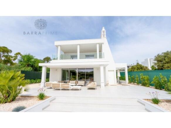 5 Bedroom Villa with Private Pool for Annual Rent in Alvor