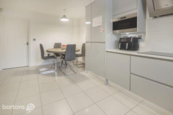 3 bed Terraced for sale Image 5
