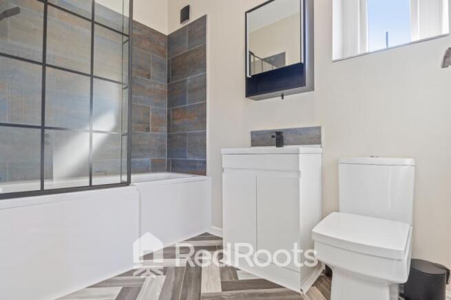 3 bed Semi-Detached for sale Image 8