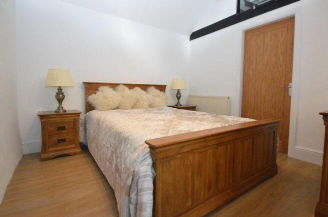 BEDROOM ONE-G/...