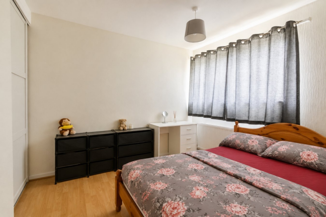 3 bed Semi-Detached for sale Image 6