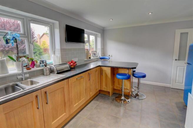 Kitchen1.jpg