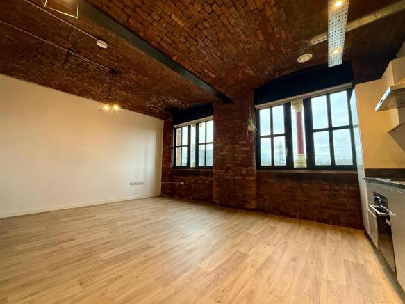 WhatsApp Image 2026-01-12 at 13.33.58 (1).jpeg