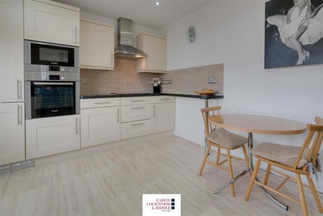 2 bed Detached Bungalow for sale Image 4