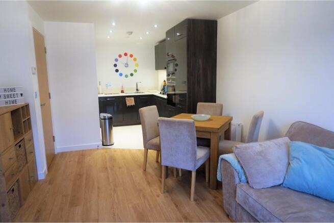 Lounge/Dining Room