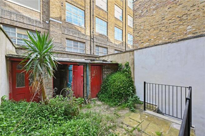 Garden & Outbuilding