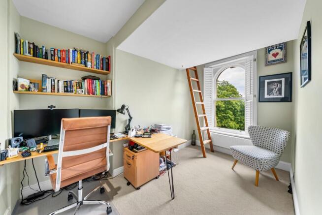 3 bed Penthouse for sale Image 9