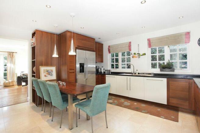 KITCHEN/BREAKFAST RO