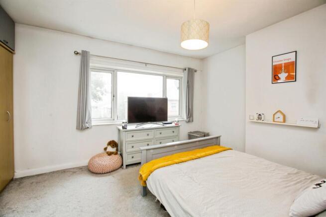 2 bed Semi-Detached for sale Image 8