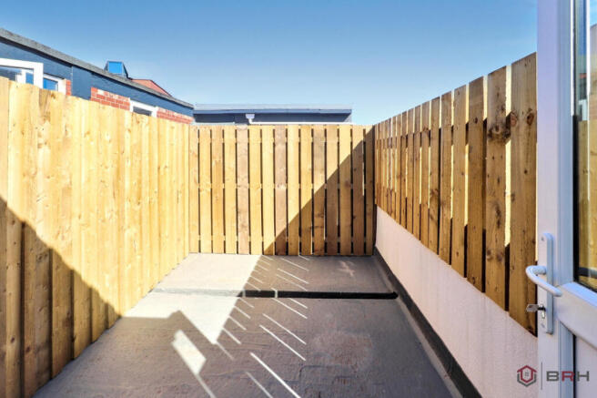 3 bed Block of Apartments for sale Image 8