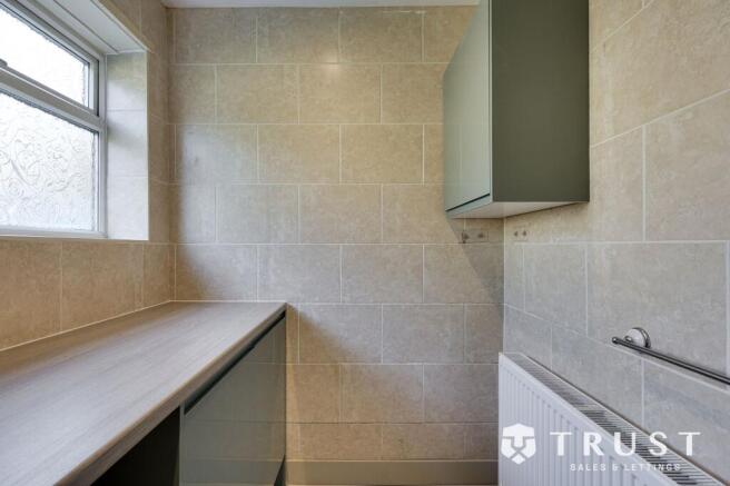 4 bed Semi-Detached for sale Image 9