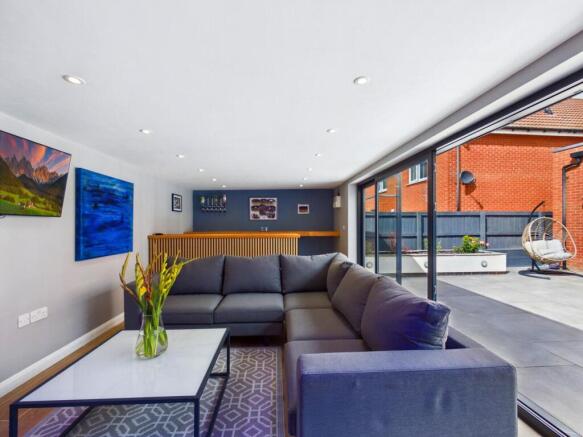 4 bed Detached for sale Image 7