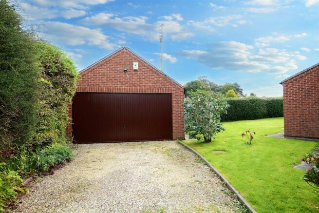 DOUBLE GARAGE