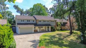 2, Chinnock Close, Fleet GU52 7SN
