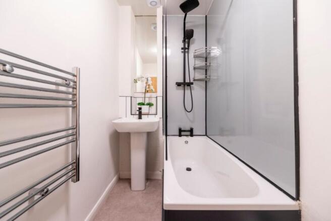 30FR - Bathroom