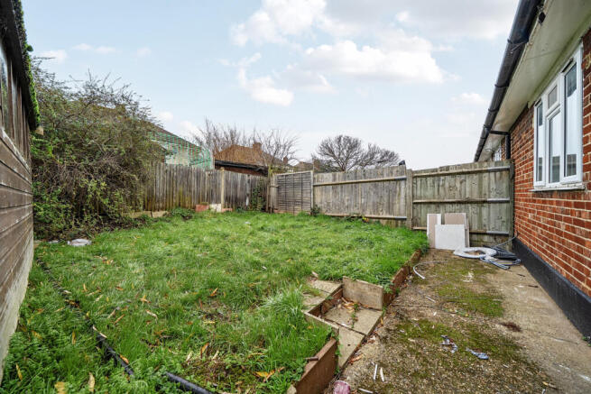 1389098-9-6942a40...