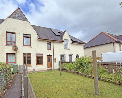 8 Glenmallie Road, Caol, Fort William, PH33 7BX