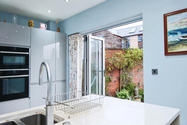 4 bed End of Terrace for sale Image 4