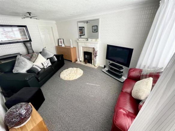 Lounge 1.jpg