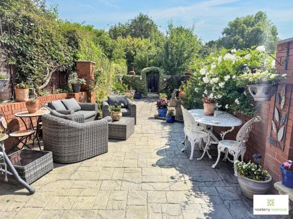 3 bed Semi-Detached for sale Image 10