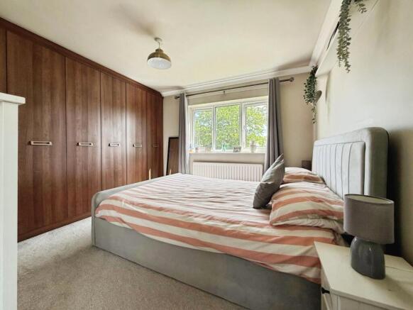 2 bed Semi-Detached for sale Image 11