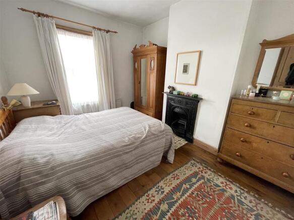 BEDROOM 2