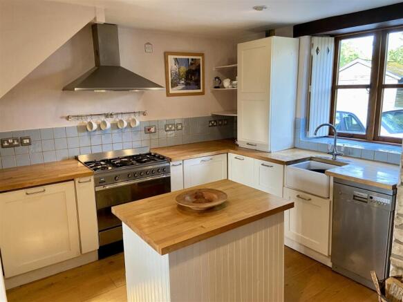 Kitchen.JPG