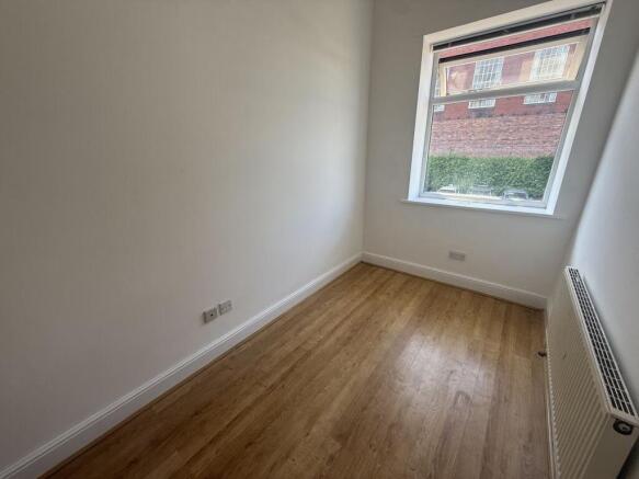 4 bed Terraced to rent Image 6
